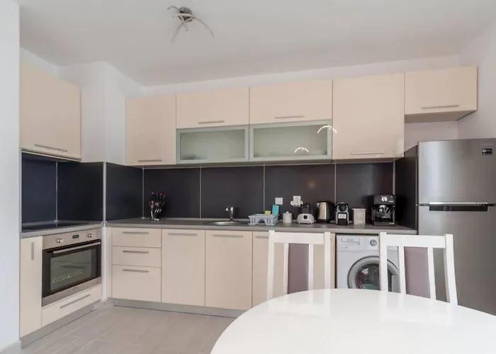 With Balcony, Lighthouse Golf Resort, 62sqm Apartment Balchik